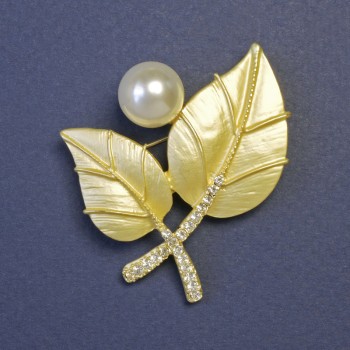 Brooch 'Leaves with White Pearl' (acrylic) 45×40 mm +/- gold-tone metal