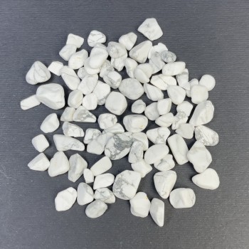 Natural chalcedony chips, undrilled faceted nuggets, 10-12×3-6 mm (±) per 100 g