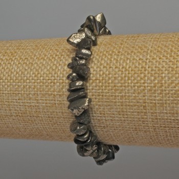 Pyrite chip bracelet, 7-10 x 3-7 mm, 18 cm length, elastic