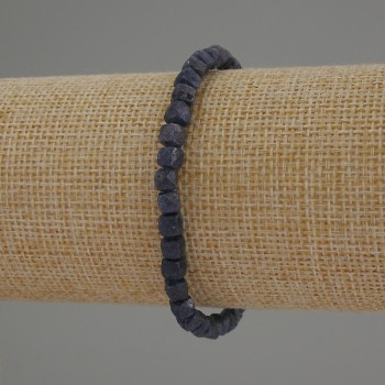 Браслет Сапфір гранований кубик, діаметр 5мм+-, довжина 18см стрейч