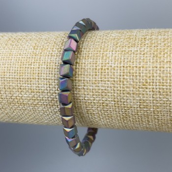 Hematite bracelet with rainbow-matte hexagonal zigzags, diameter 6x6 mm, length 18 cm, stretch