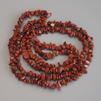 Red Jasper Bead Chips, diameter 5-8×2-3 mm, length 80 cm on thread