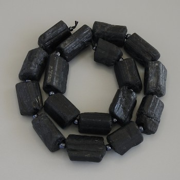 Unpolished Tourmaline Sherl beads, diameter 19–22×13–16 mm ± seed beads 4 mm ± on thread, length 39 cm