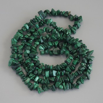 Malachite chip beads, diameter 6–10×2–4 mm, length 78 cm ± on a thread