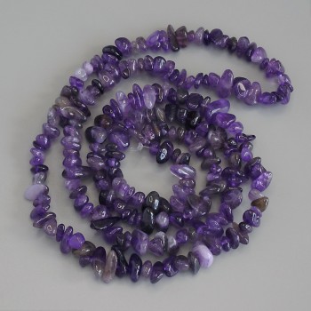Amethyst chip beads, diameter 6–11×3–5 mm, length 80 cm, on a thread