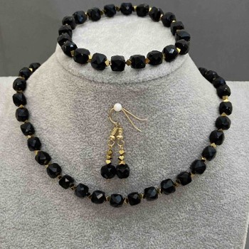 Набір прикрас чокер браслет та сережки Турмалін кубик 6, 5х6, 5мм+- Гематит кубик 2, 5х2, 5мм+