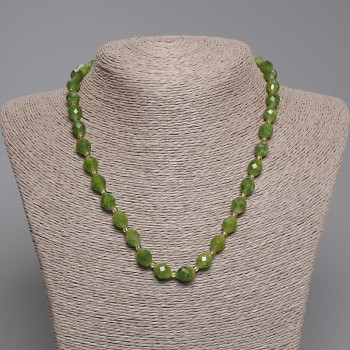 Necklace of Faceted Jadeite Beads, grain-shaped, 10×8 mm diameter, with 3 mm seed beads, length 45 cm, with clasp