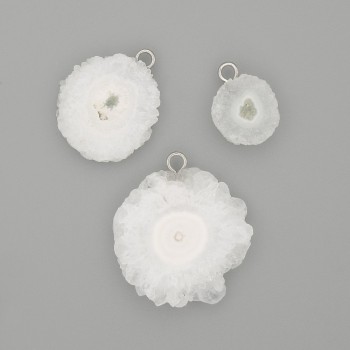 Pendant made of natural white agate, cut 15-26 mm, assorted sizes