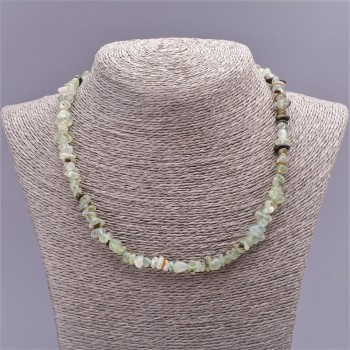 Prehnite necklace - faceted crossbar, 8 mm diameter (+-), 47 cm length