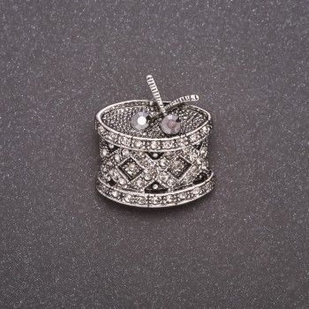 Брошка Барабан в стразах сірий метал 24х26мм