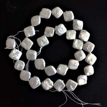 Намистини натурального барочного перлів на нитці з відливом "бензин" теплий відтінок, діаметр 10мм + -, довжина 38 см (+ -)