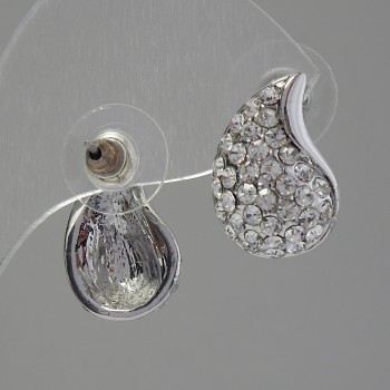 Сережки пусети зі стразами колір білий 12х18мм метал сріблястий