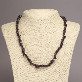 Garnet chip bead necklace, 6 mm diameter, 45 cm length, on extender chain