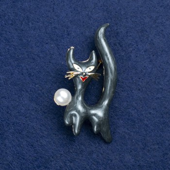 Brooch Kitten, gold-tone metal, enamel and bead, 50×26 mm +