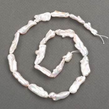 Baroque pearls with a gasoline tint, diameter 7–9×10–23 mm, length 38 cm