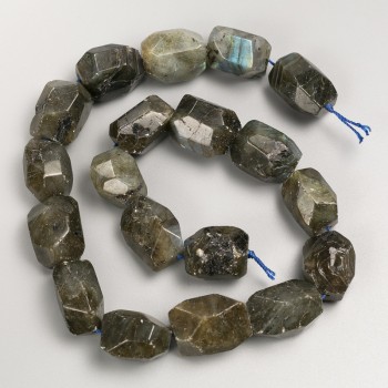 Discount! Labradorite beads on a string, faceted nuggets, diameter 15x20 mm, length 39 cm