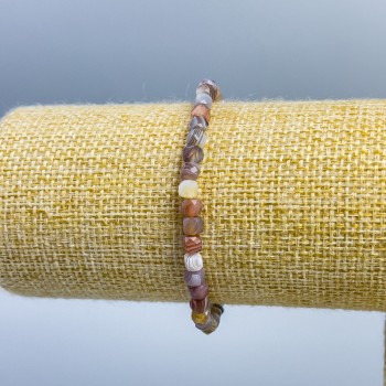 Botswana Agate Bracelet with Faceted Cubes, diameter 4x4 mm, length 18 cm (stretch)