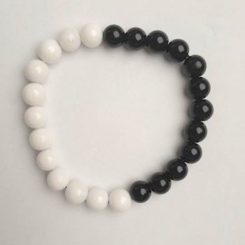 Bracelet with black and white agate, smooth beads, 8 mm diameter +/-, length 18 cm (stretch)