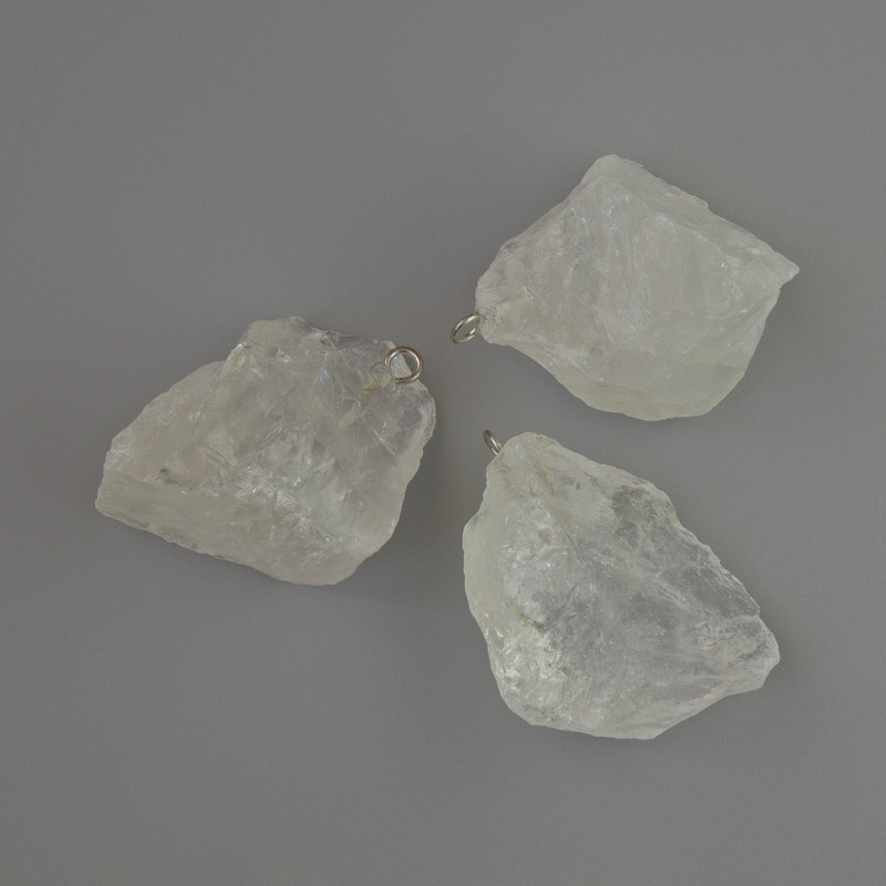 Pendant Mountain Crystal, natural unpolished stone, diameter from 24x19 to 32x24 mm, +/- assorted