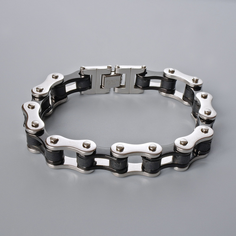 Silver-toned chain bracelet with metal and black rubber, 13.5 mm thick, 21 cm long +