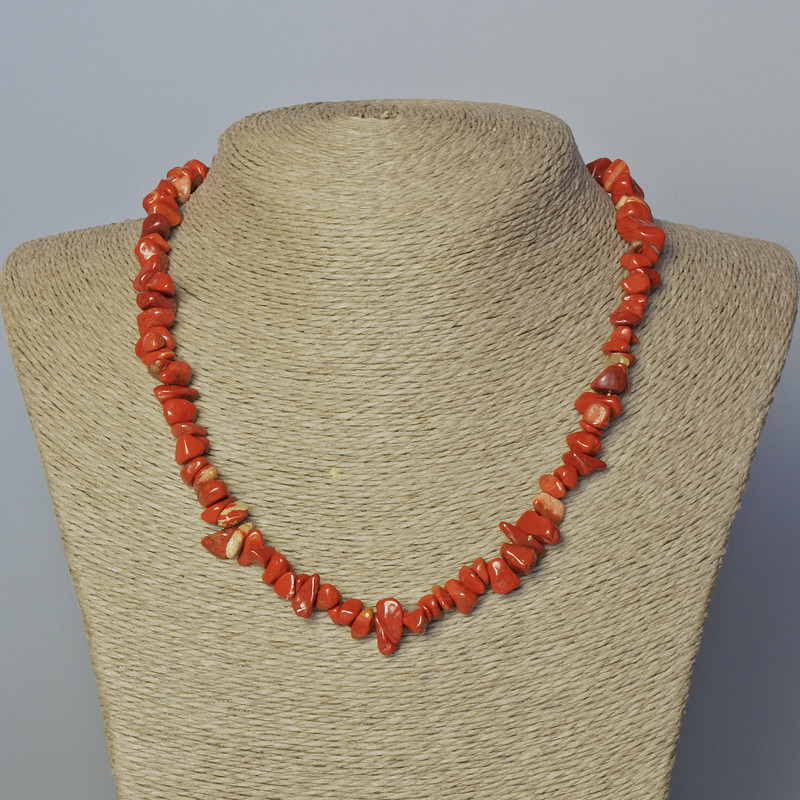 Necklace of red jasper natural stone chips, diameter 8x4 mm, length 45-46 cm