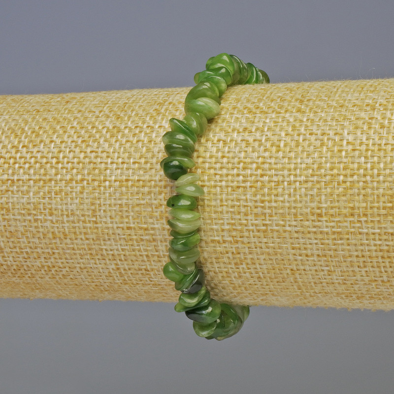 Jadeite Chip Bracelet, 9x3 mm and 6x3 mm chips, length 18 cm +/- stretch