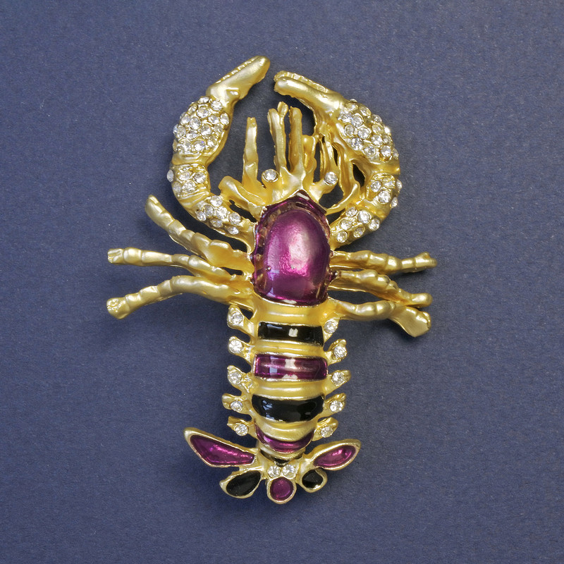 Brooch Omar purple and black enamel on gold-toned metal 58×43mm