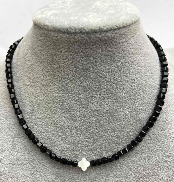 Choker with faceted tourmaline cube, 4×4 mm, with mother-of-pearl inlay, length 35–40 cm, with a clasp