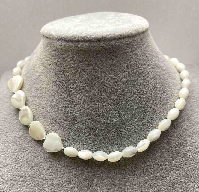 Mother-of-Pearl Grain Choker, diameter 5.5x9 mm, heart 12x12x4 mm, silver-tone metal, length 35-42 cm, with extension chain