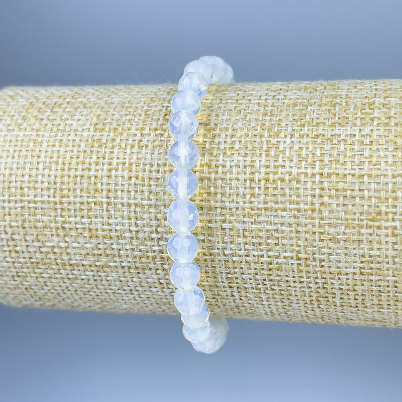 Moonstone bracelet, faceted bead, diameter 6 mm ±, length 18 cm ±, stretch