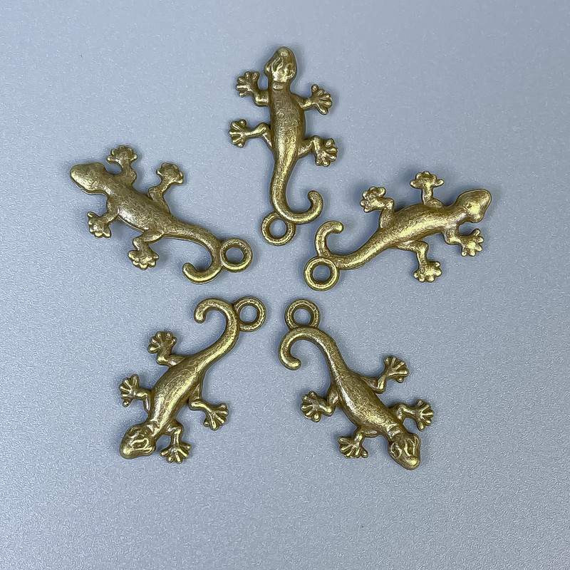 Lizard Pendant - Bronze Metal Color, Size 23x13x2 mm, Hole Diameter 2 mm, Packaging 12 pcs