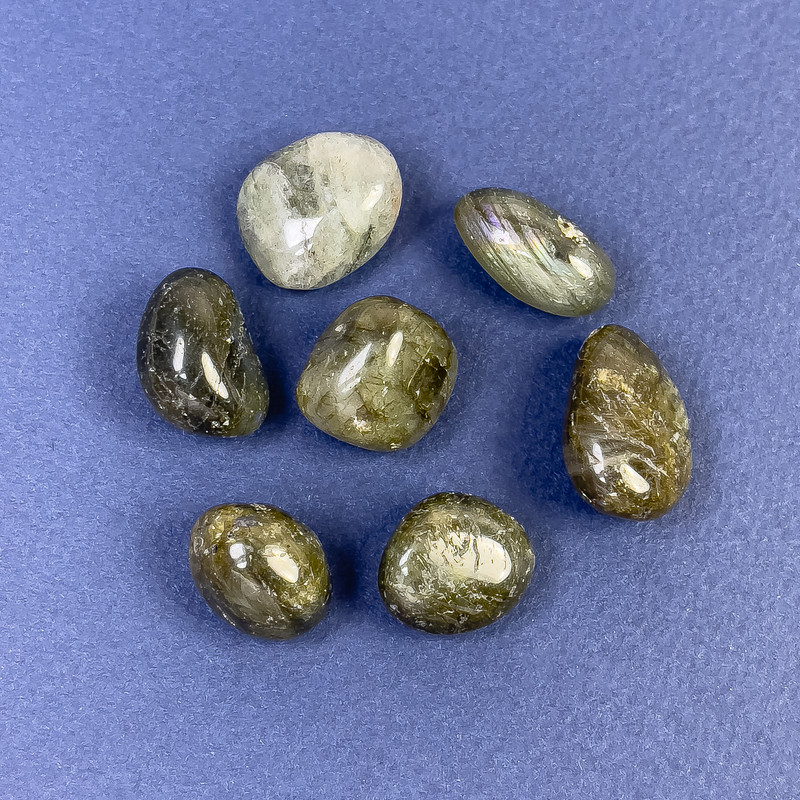 Souvenir Labradorite, tumbled stone ~ sizes 12x16–22x15 mm (+/-) ~ weight 2–5 g per piece (+/-) /pc. (price per 100 g)