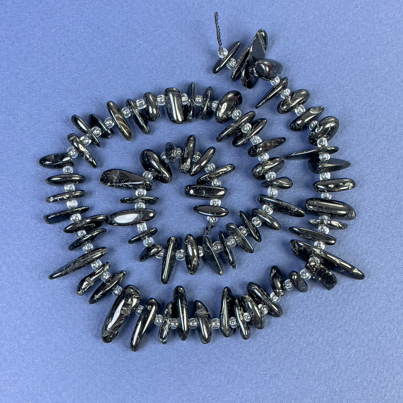 Agate Chip Beads 11-22×2-4 mm, on a thread, length 40 cm, with seed beads