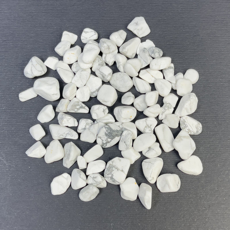Natural chalcedony chips, undrilled faceted nuggets, 10-12×3-6 mm (±) per 100 g