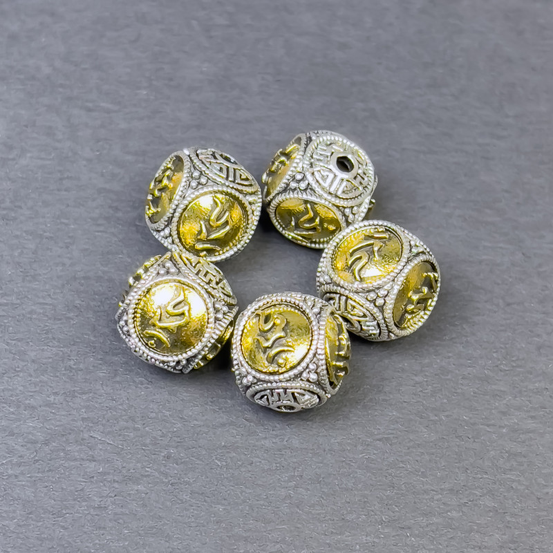 Bead insert findings, silver- and gold-colored metal, 11×11 mm diameter with approx. 2 mm hole, price per piece