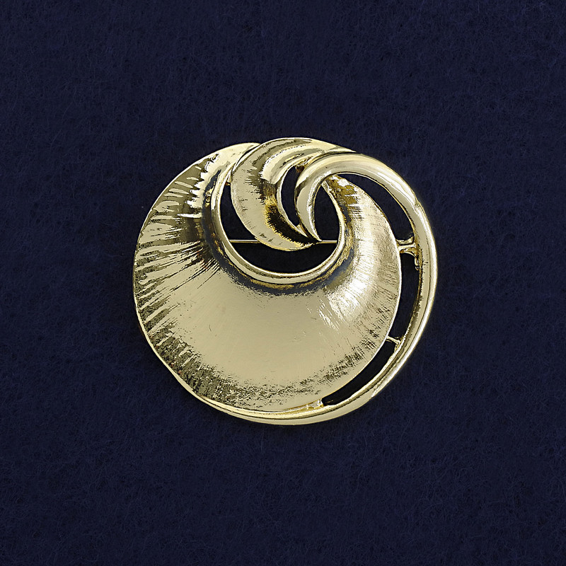 Accent Brooch in Golden Metal, diameter 40mm+