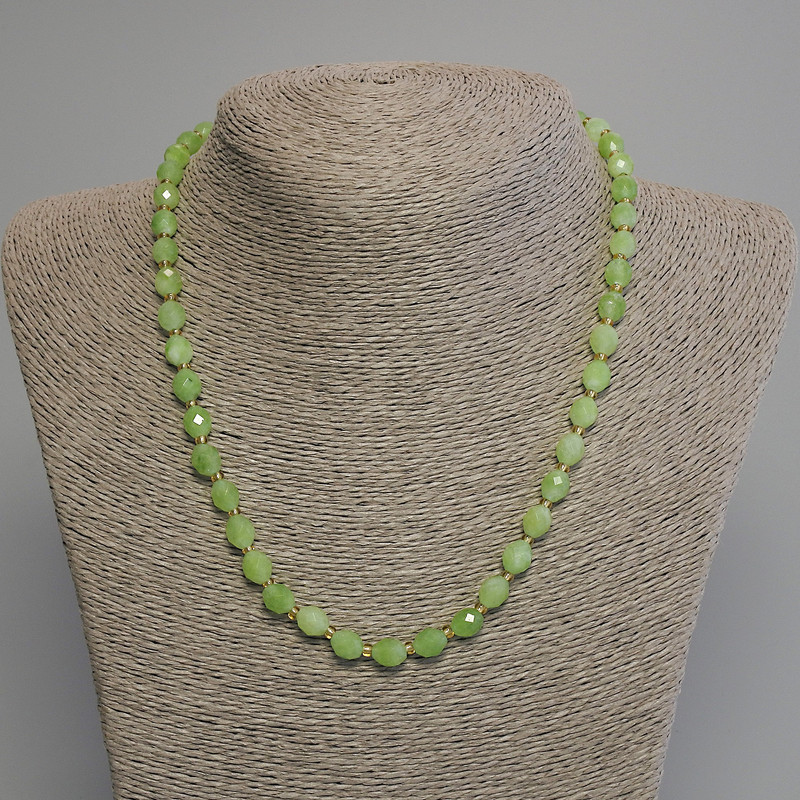 Chrysoprase Olivine Necklace with Faceted Beads 8×6 mm and Seed Beads 3 mm, 45 cm with Clasp