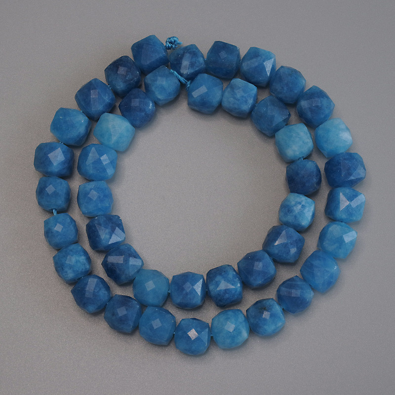 Natural Stone Apatite Beads, Faceted Cubic Shape, 9×9 mm Diameter, 37 cm Length on Thread