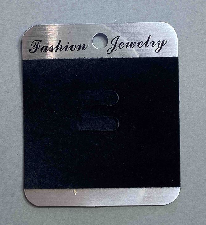 Планшетка під брошку чорний оксамит 7х6см чорна пласт. 100 шт