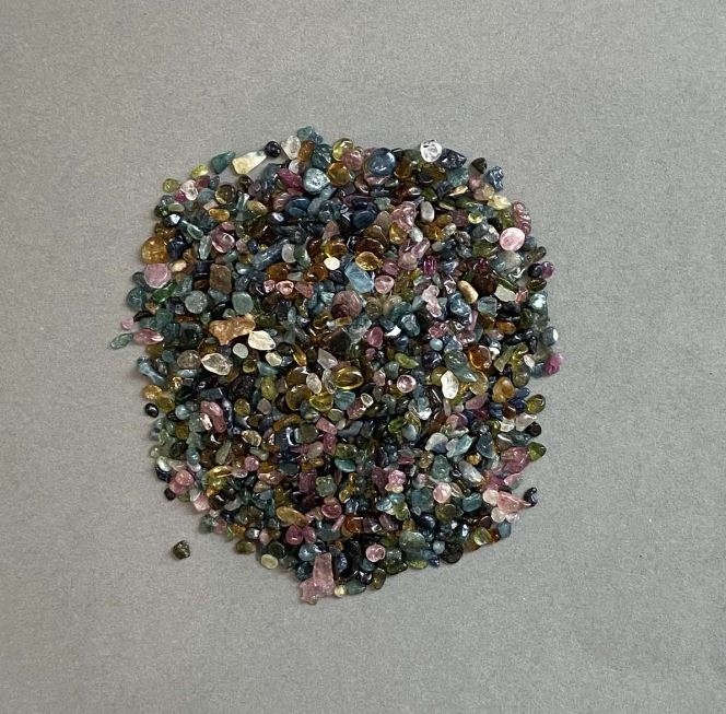Natural Tourmaline Chip Undrilled 2-4×2-4 mm ± (per 100 g ±)