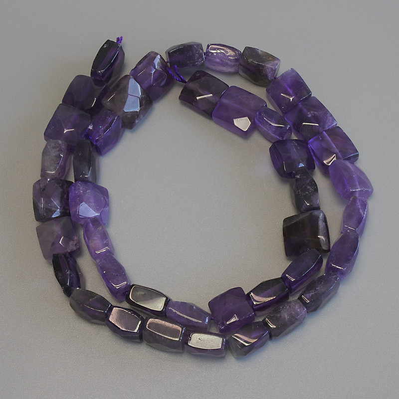 Clearance! Amethyst beads, faceted square, 9–10 mm diameter, 40 cm length on thread