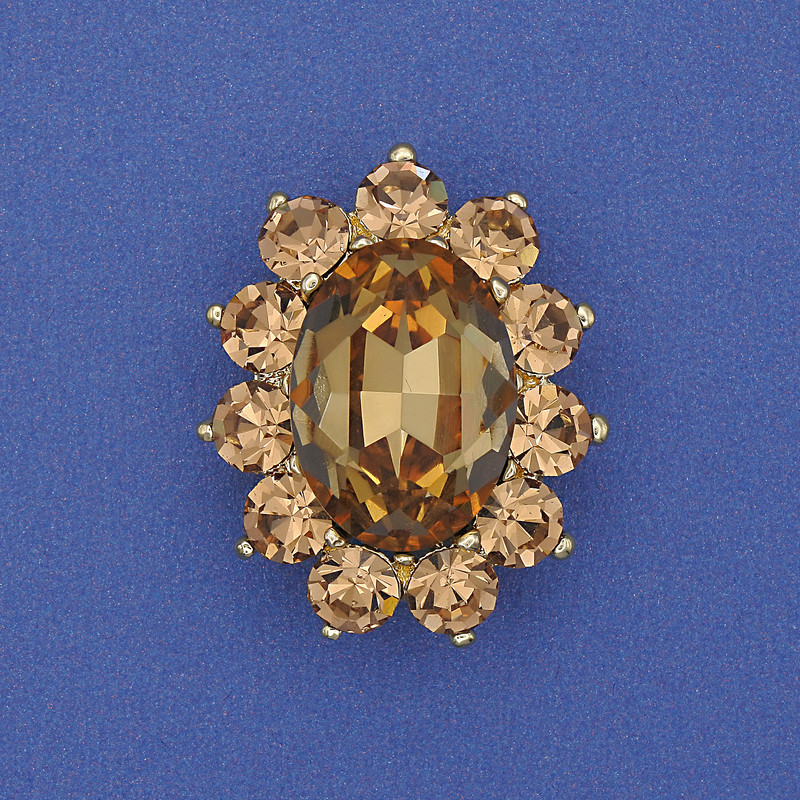Accent Brooch with Champagne-Colored Crystals and Rhinestones in Gold-Tone Metal 30x24mm+