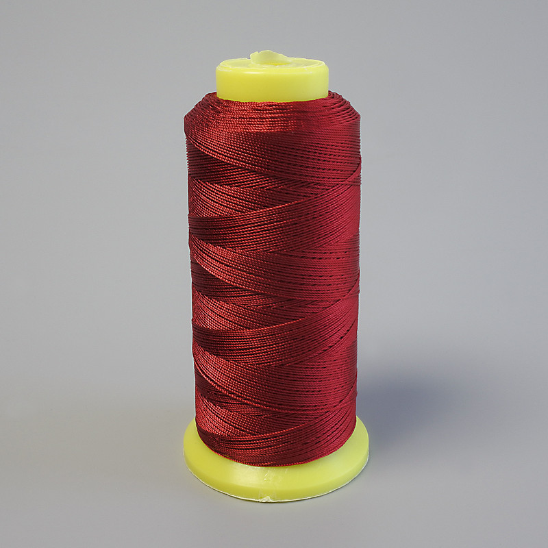 Red nylon thread skein, 0.6 mm diameter, 500 m
