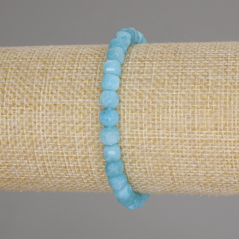 Aquamarine Faceted Cube Bracelet, 5×5 mm, 18 cm, stretch