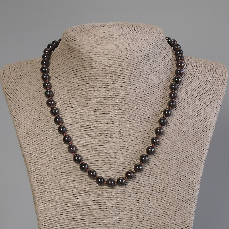 Garnet Necklace with Smooth Beads, 7.5 mm Diameter, 50 cm Length with Clasp