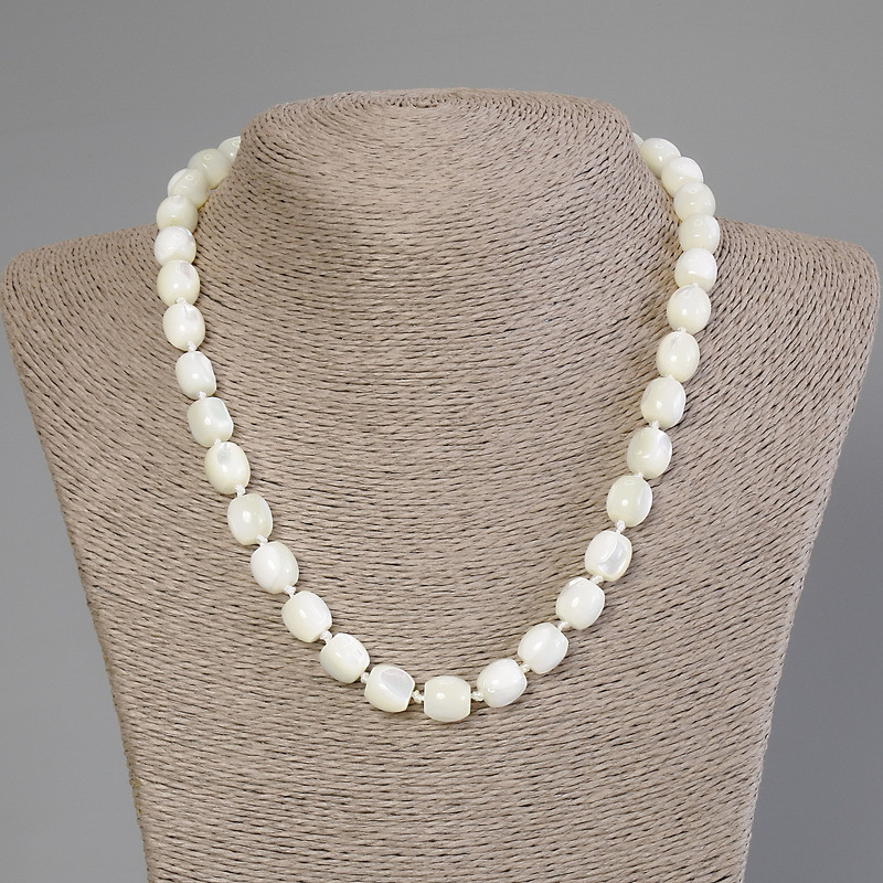 Necklace with mother-of-pearl barrel beads, 10x9 mm diameter, 5 mm +/-, length 50 cm +/- with clasp