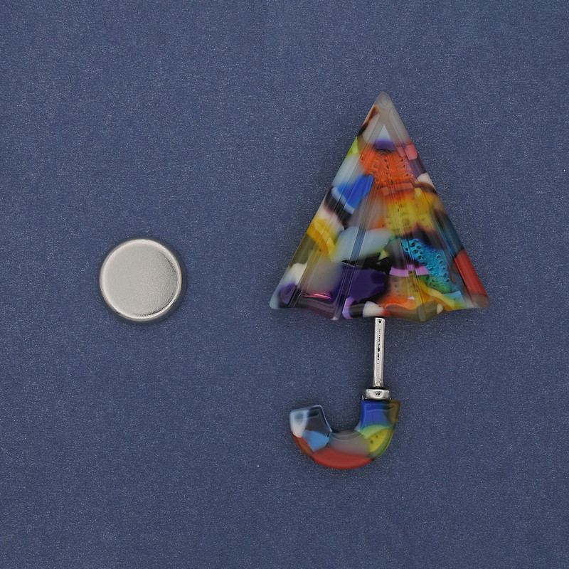 Umbrella Magnetic Brooch - Acrylic 63x36 mm +/- Silver Metal