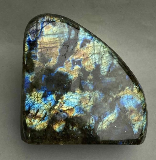 Natural Labradorite souvenir stone 11.5×11×5.5 cm ± 1223 g