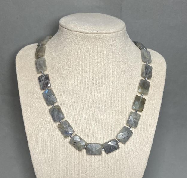 Labradorite necklace with iridescence, faceted links 16×12 mm, length 50 cm, with clasp