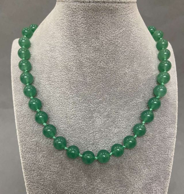 Jade Necklace with Smooth Beads, 10 mm Diameter, 45 cm Length ± with Clasp